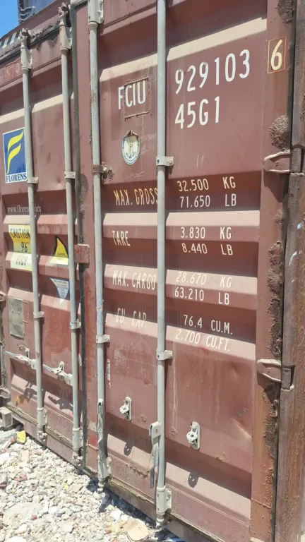لوحة بيانات حاوية 40 قدم هاي كيوب: الوزن الفارغ 3,830 كجم والسعة 76.4 متر مكعب